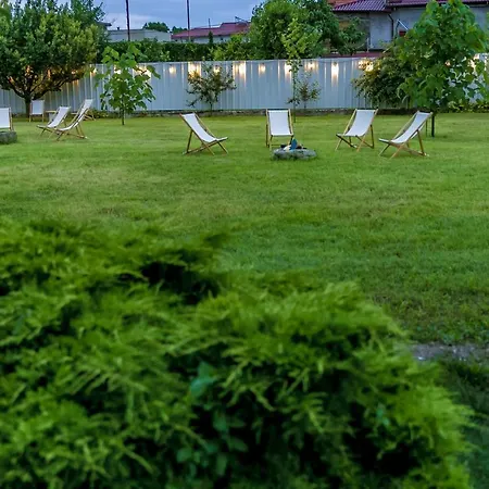 Gasthuis Heaven Garden Două Mai